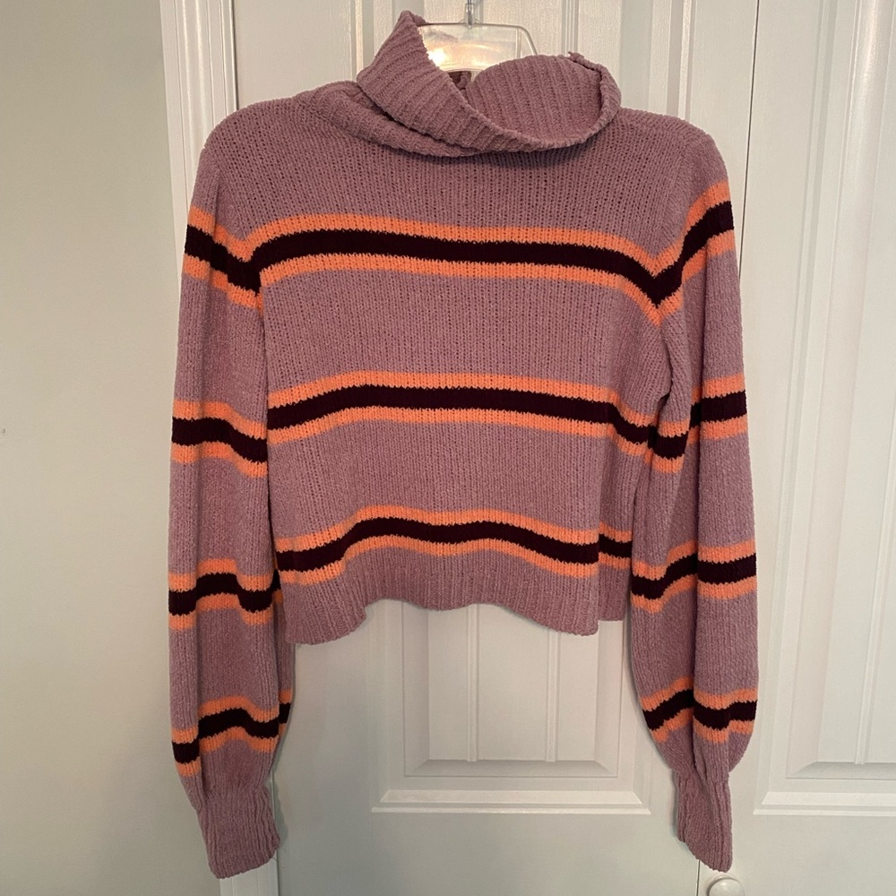 EUC 🌸 Wild Fable Turtle Neck Sweater Size L